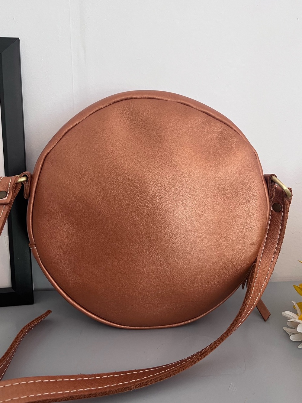 Portland Leather Goods Retired Hava Circle Crossbody Shimmer Copper Leather - Picture 3 of 9